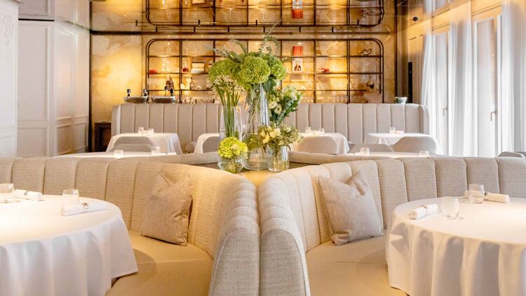Alex-Dilling-CafeRoyal-interior.jpg