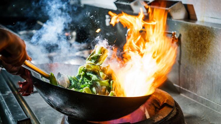 Soaring temperatures see pubs and restaurants announce temporary closures