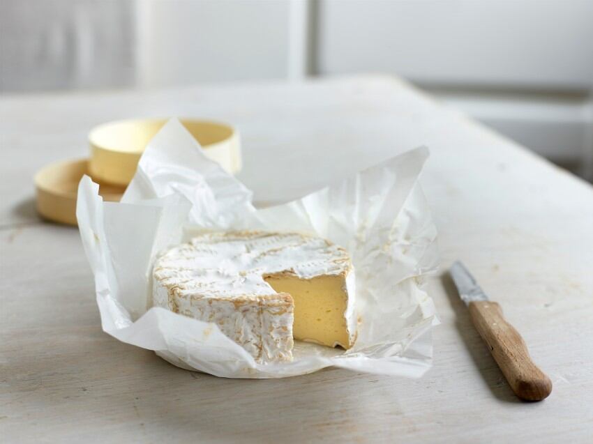 FRANCE-Camembert-de-Normandie-1.jpg