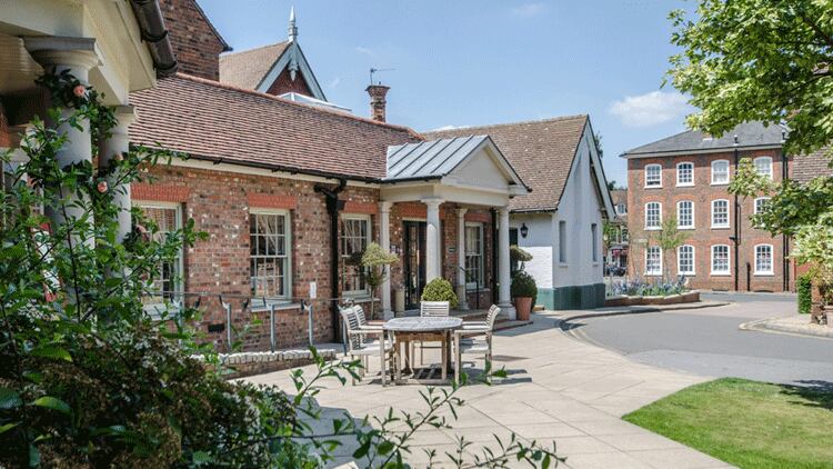 Oakman Group acquires Woburn Hotel 