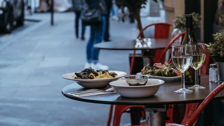 Just one in four licensed venues trading in England after first week of outdoor service 