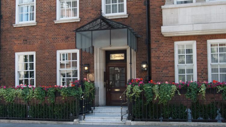 Staffing struggles force Le Gavroche to pause lunch service