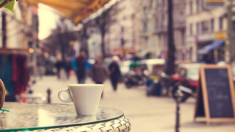 Like-for-like sales in restaurants and pubs plummeted 60% in March
