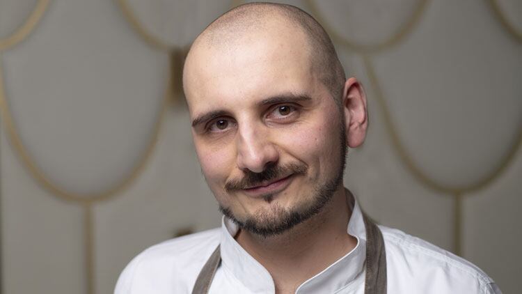 The-Langley-Cedar-Head-Chef.jpg