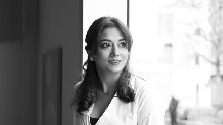 Flash-grilled: Aida Khan