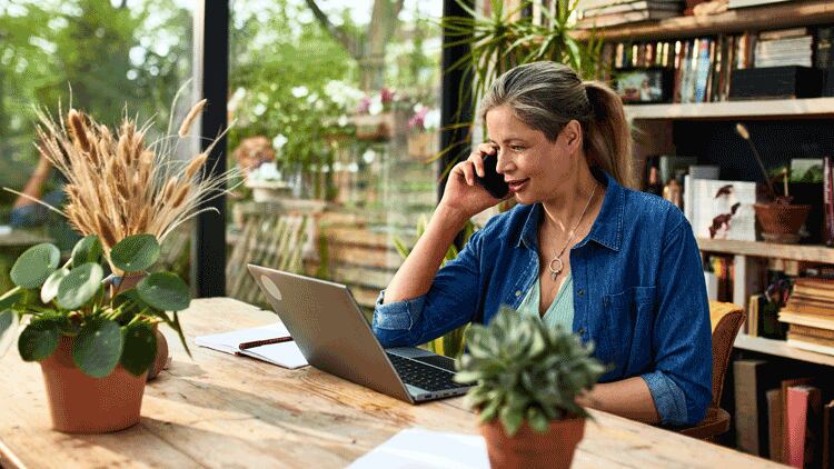 Welsh government urged to remove working from home guidance 