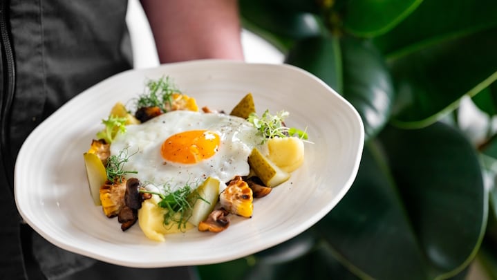 Why casual dining and QSR are waking up to the morning daypart