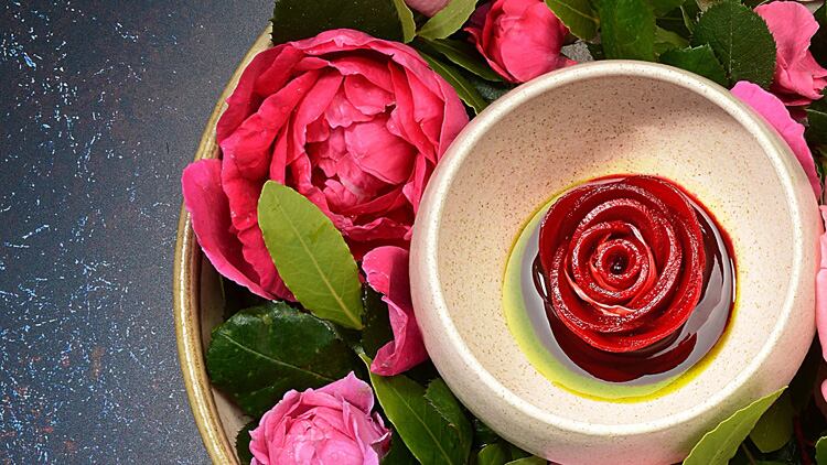 031-Chef-Oli-Martin-s-Lancashire-beetroot-rose_.jpg
