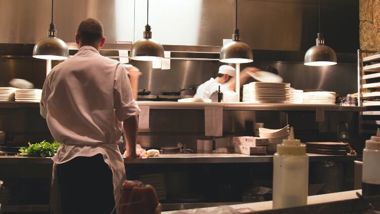 Happiness levels fall amongst hospitality employees amid salary slump