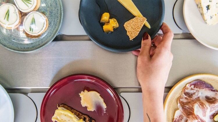 World-s-first-cheese-conveyor-belt-restaurant-to-open-in-Covent-Garden_wrbm_large.jpg