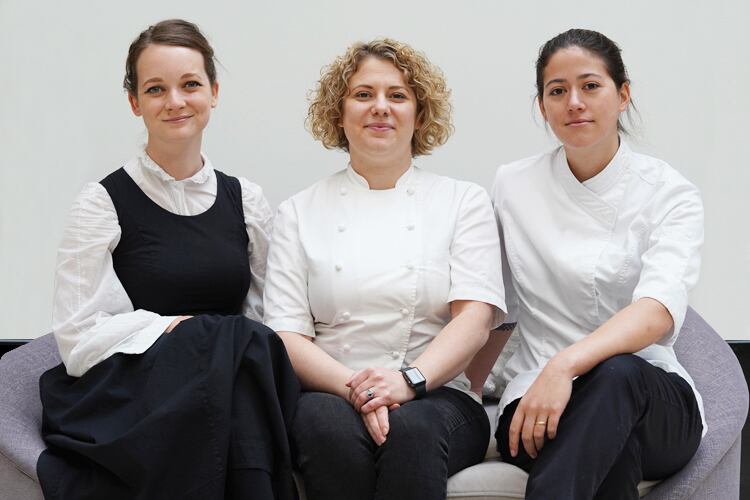 Sally-Abe-and-team-on-new-westminster-restaurant-The-Pem.jpg