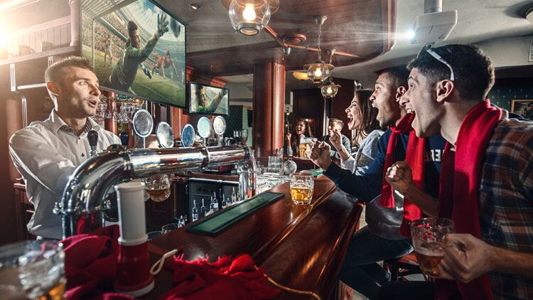 Pubs and restaurants boost growth as economy expands by 0.1%