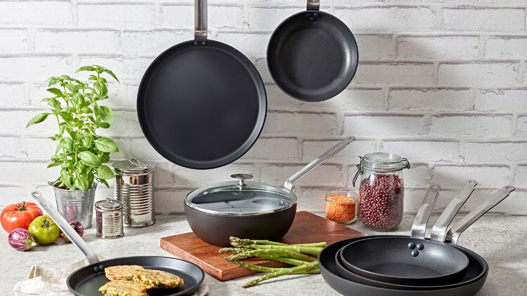 Choc_Intense_cookware_range_-_DE_BUYER-1.jpg