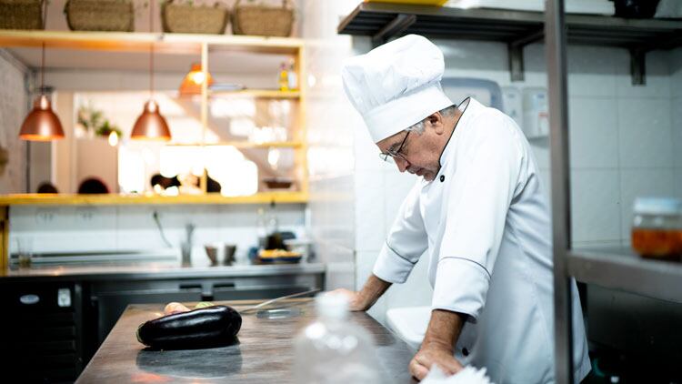 Business confidence remains ‘well below’ pre-Covid levels as soaring prices pile pressure on hospitality