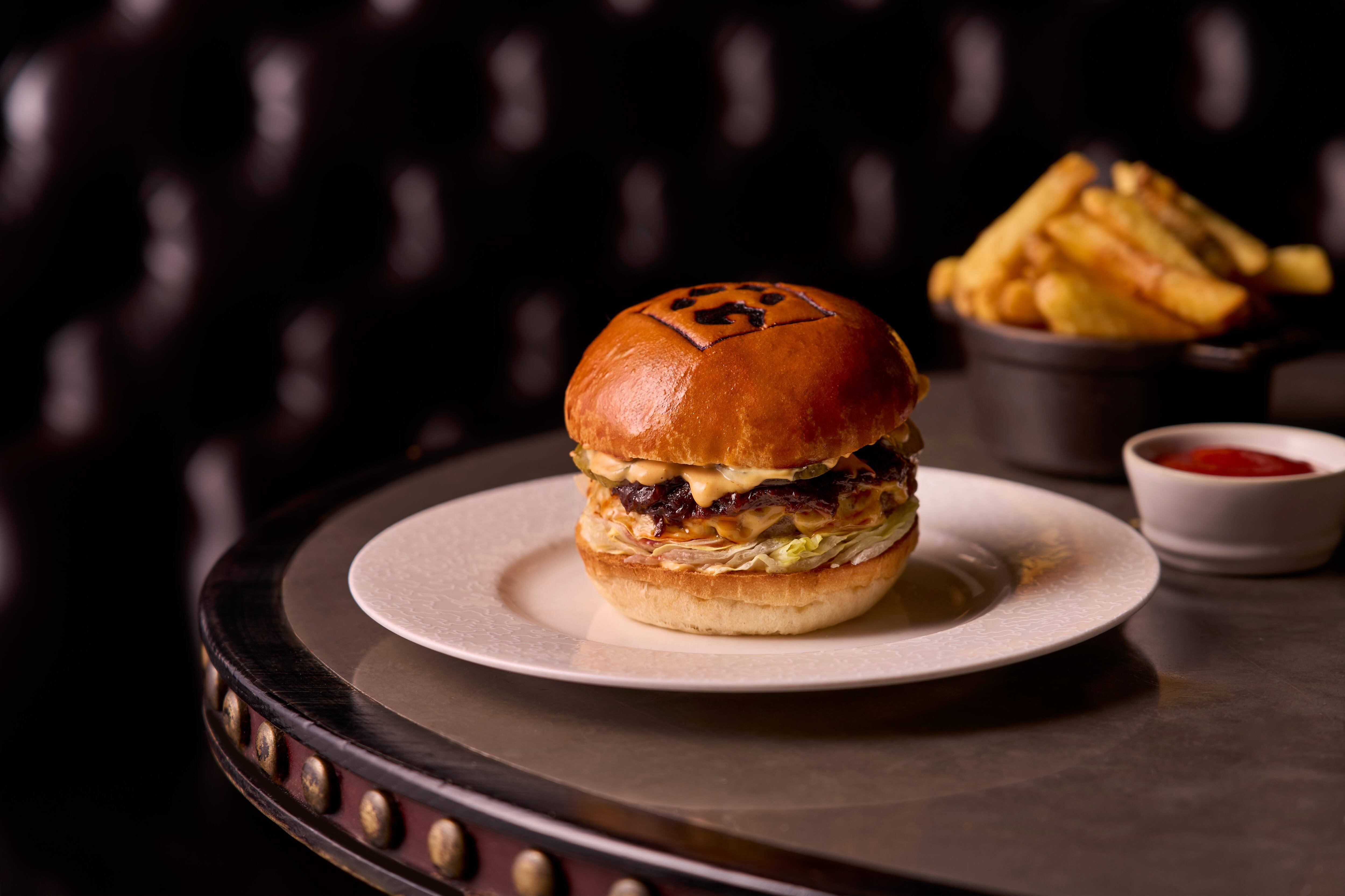 The cheeseburger at Georgie’s Bar