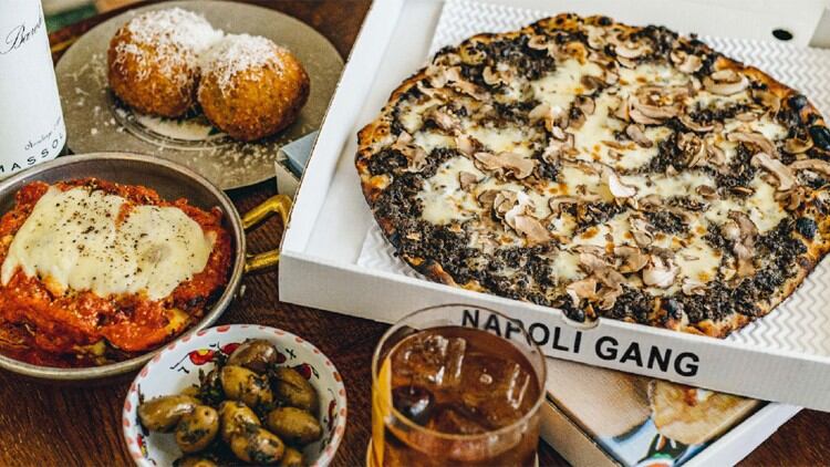 Big Mamma's Napoli Gang crosses the river