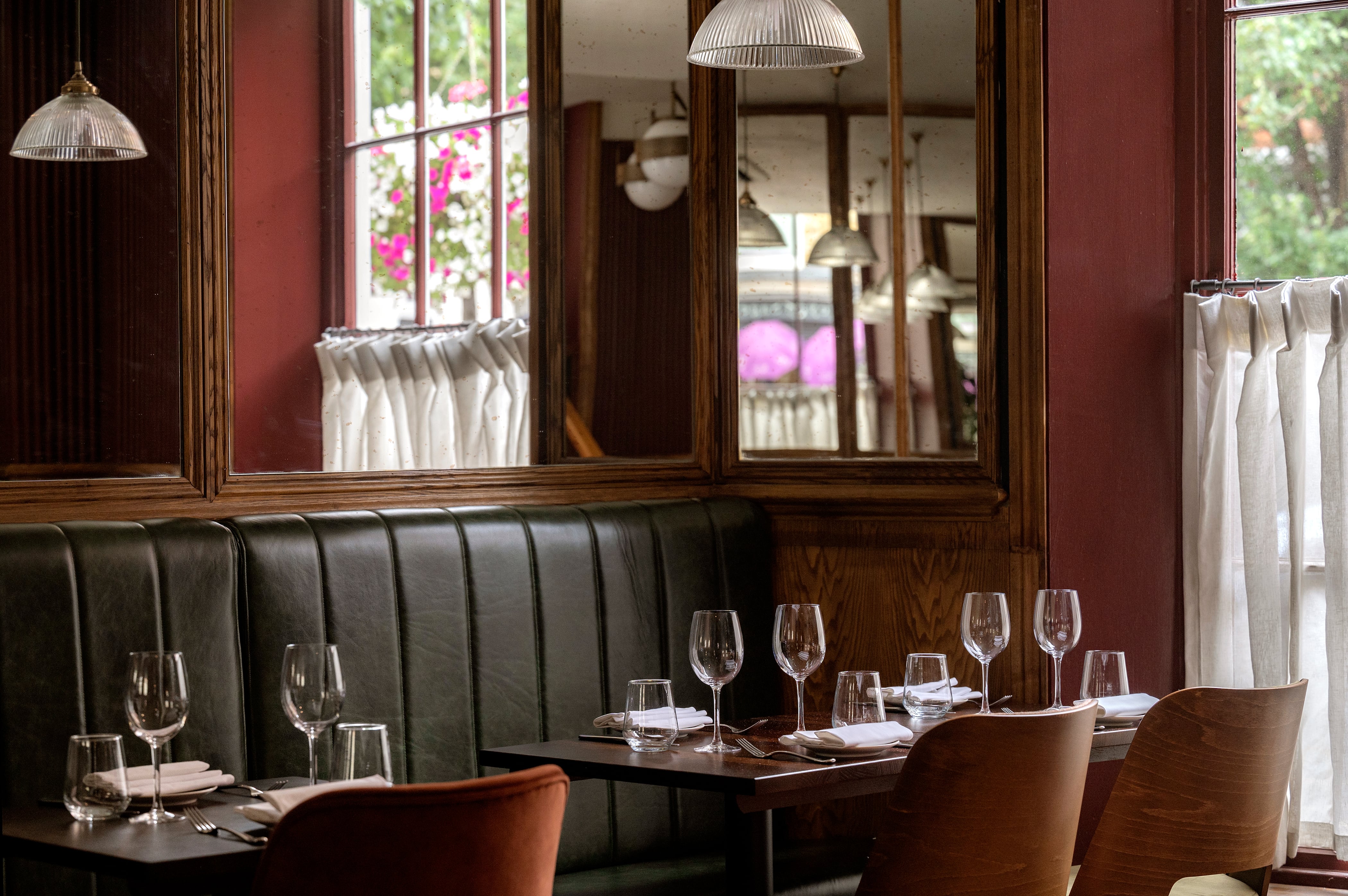 The Elizabeth pub interior
