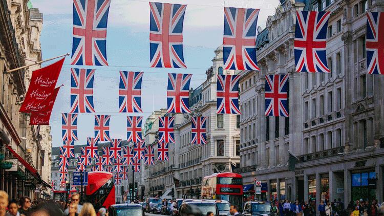 Hospitality sector set to benefit from extended bank holiday in 2022