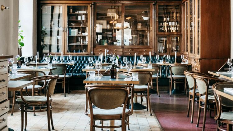 Restaurants continue to struggle as Brits cut back on dining out