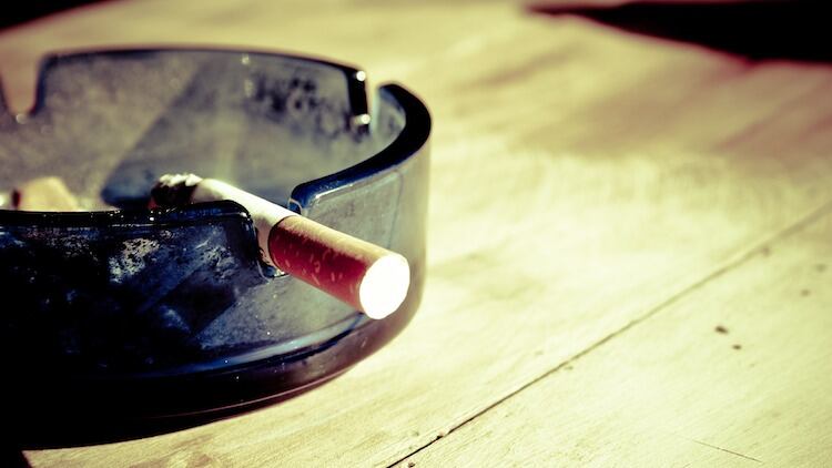 Government amendment asks operators to ensure outdoor areas include smoke-free sections