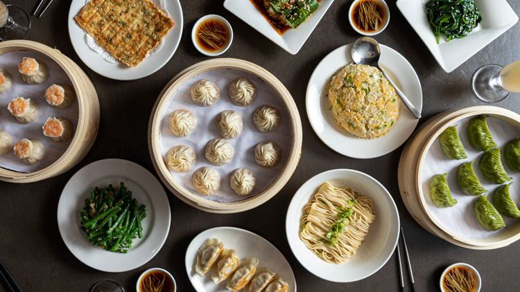 DinTaiFung-Hero-Food-Drinks-web.jpg