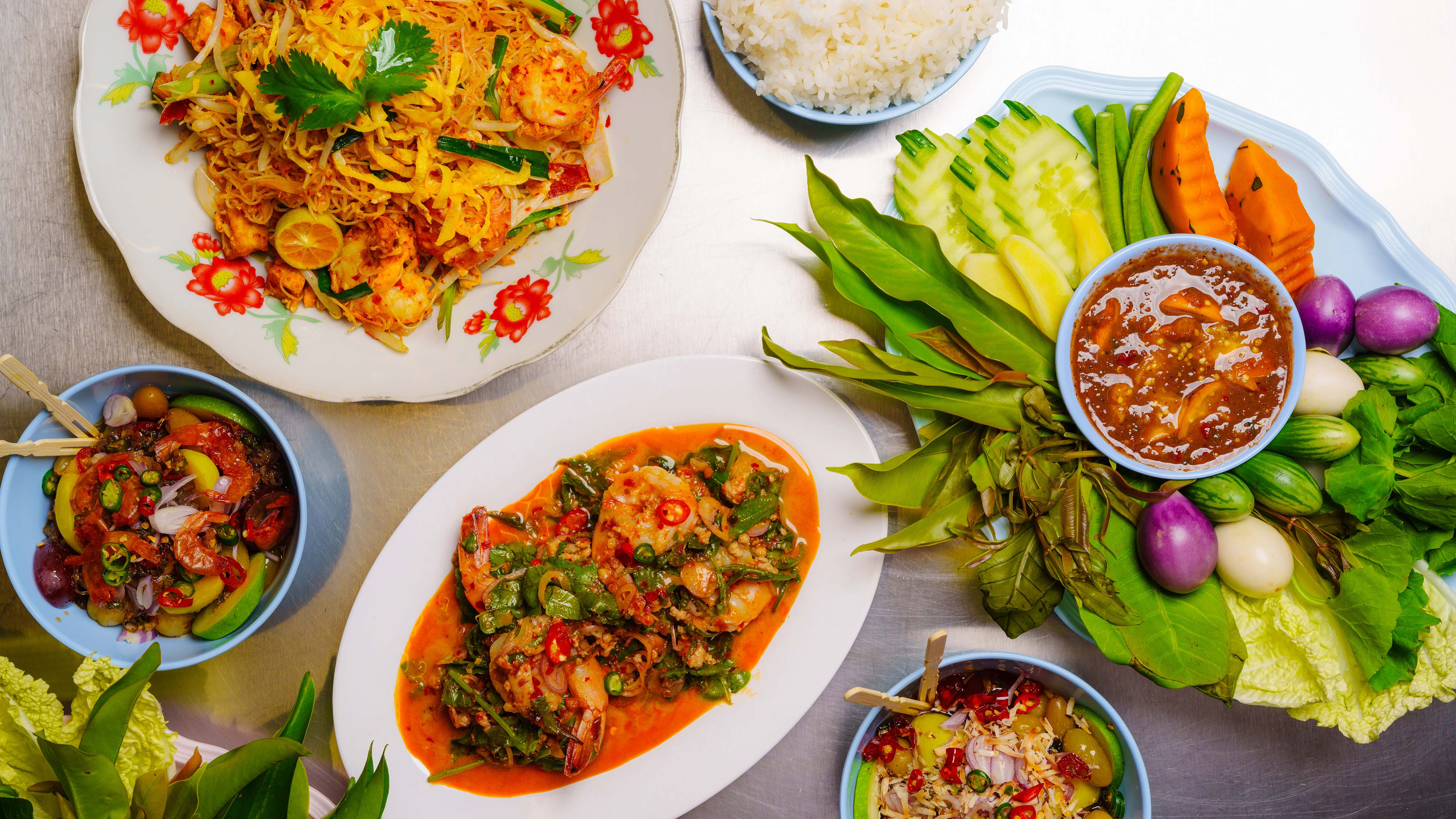 Plaza Khao Gaeng heads to Covent Garden for third London Thai restaurant
