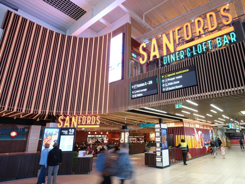 Sanfords airport bar
