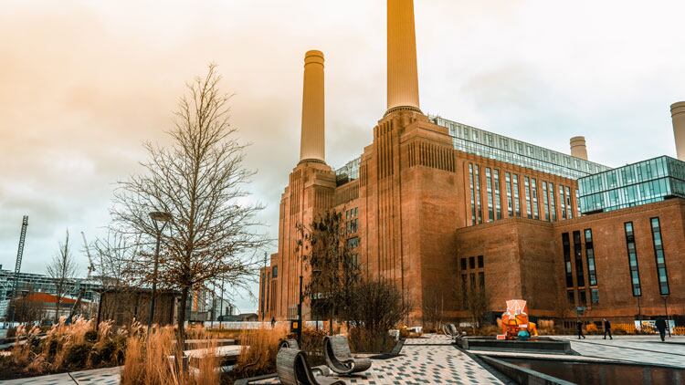 Harts-Group-to-open-Two-Drops-bar-at-Battersea-Power-Station.jpg