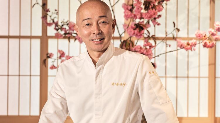 Omakase-chef-Shinji-Kanesaka-on-his-sushi-Kanesaka-restaurant-at-45-Park-Lane.jpg