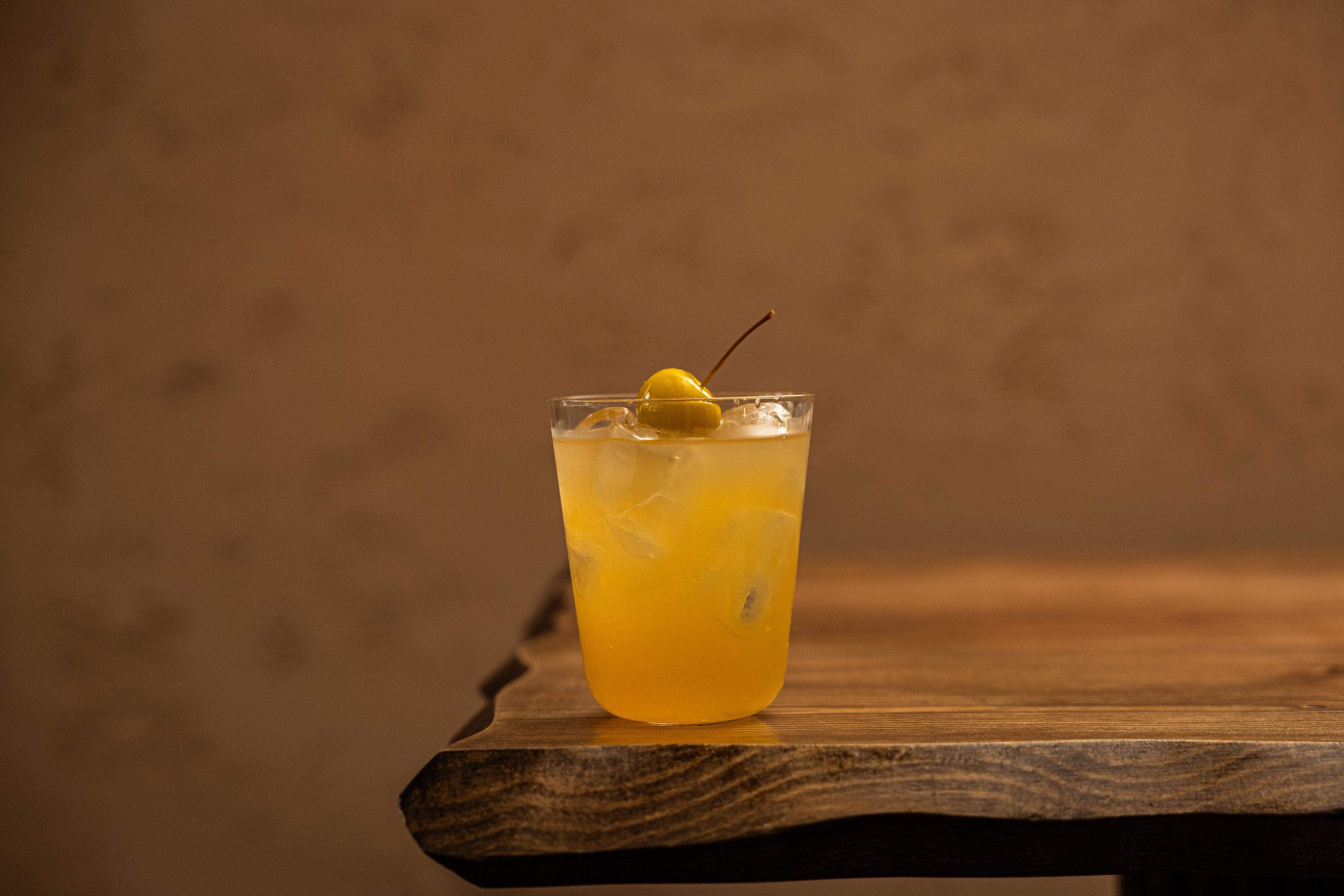 The apple bun cocktail at Sona restaurant