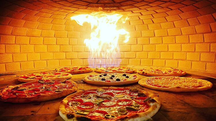 Fireaway-pizza-brand-launches-new-Express-format-in-partnership-with-forecourt-operator-Highway-Stops-Retail.jpg