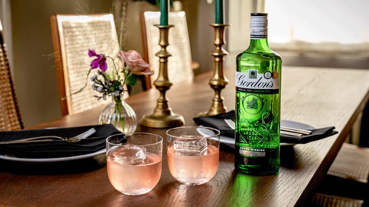 Why restaurants should revive the bar