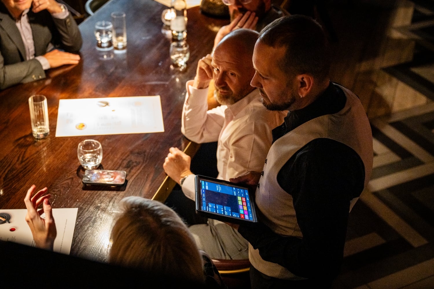 Dines Ap in restaurant