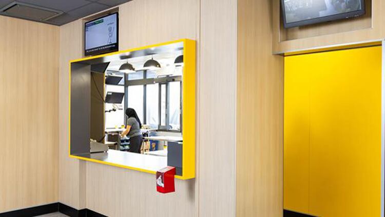 264834_innovationsrolledoutthroughthemcdonaldsrestaurantupgradeprogrammeincludetheredesignofthefrontcounter_433625.jpg