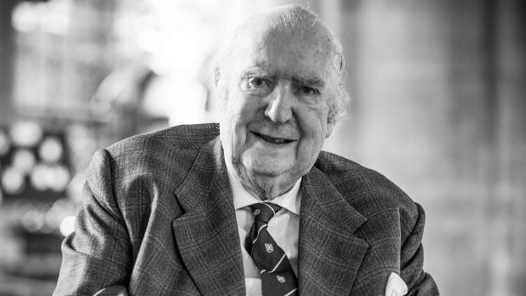 PizzaExpress founder dies, aged 89