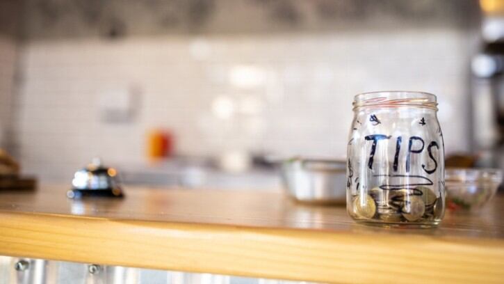 More than a fifth of diners opt out of paying service charge survey finds