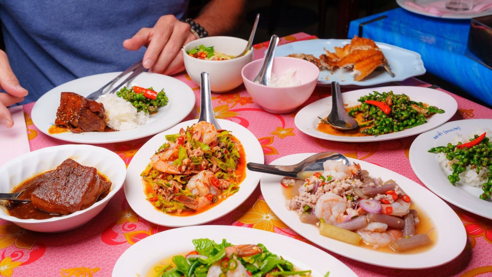 Plaza Khao Gaeng launched in 2022 within Tottenham Court Road's Arcade Food Hall