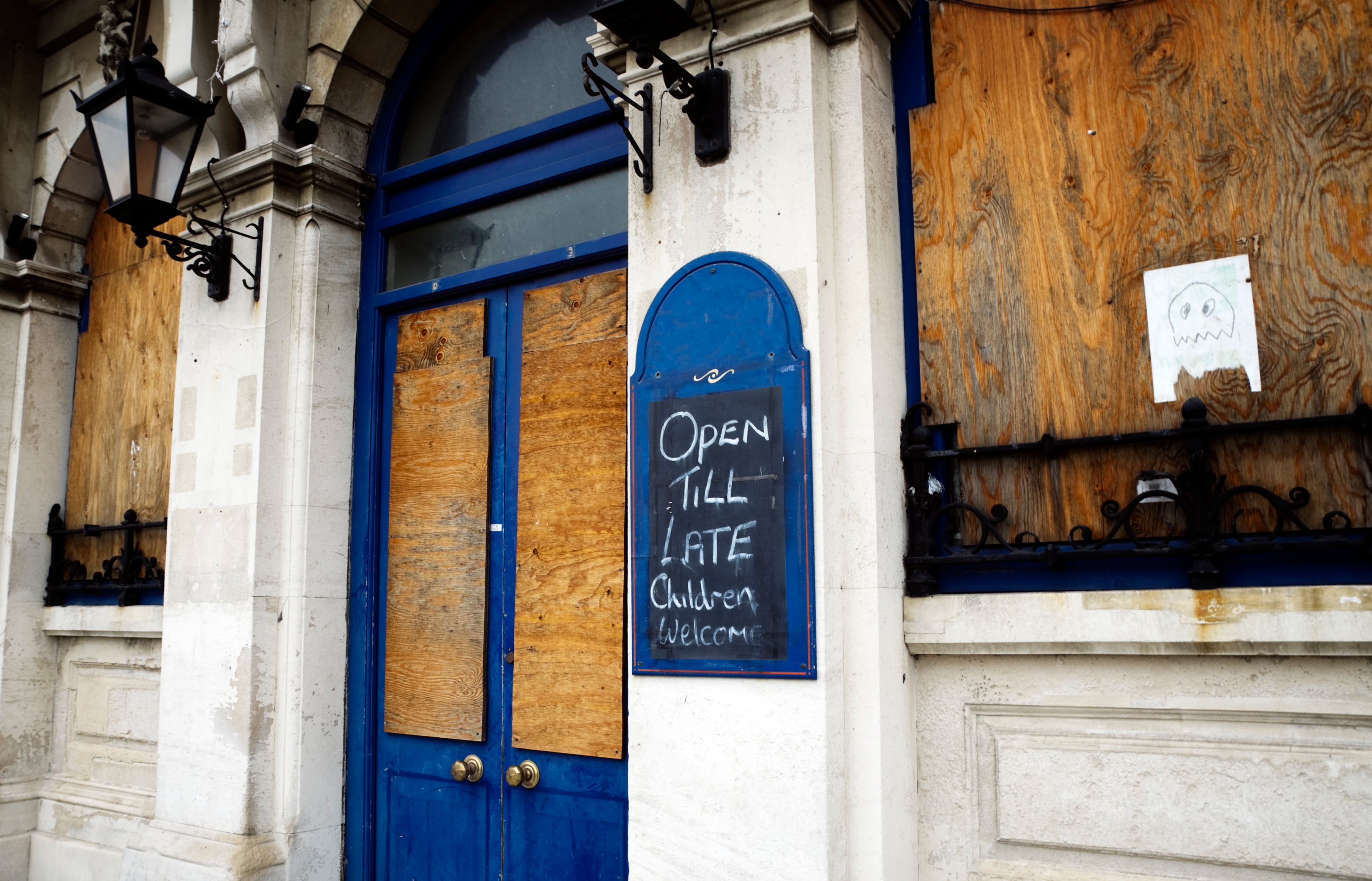 Hospitality livelihoods ‘under threat’ with a third of business now operating at a loss