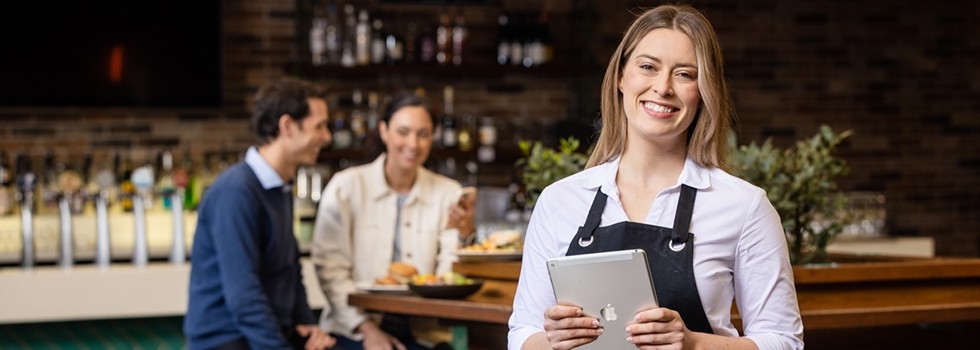 7 ways that technology helps hospitality address rising costs and staff shortages