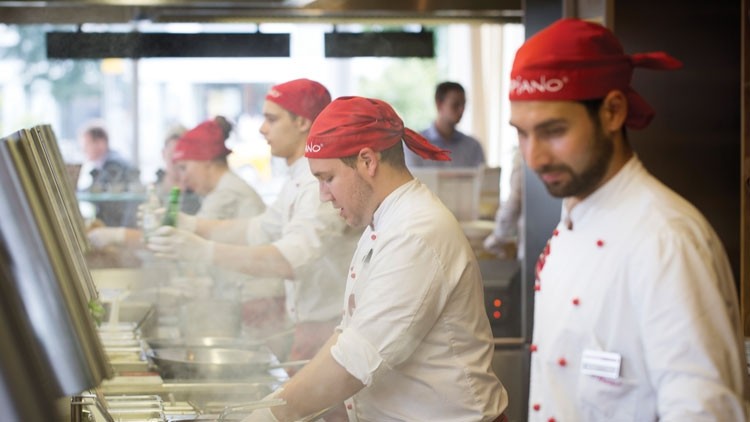 Vapiano plans move away from the high street in to transport hubs