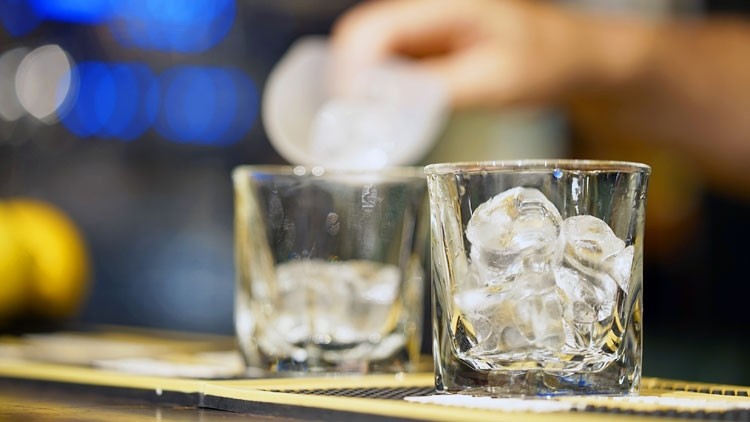 Faecal bacteria found in ice and soda at five leading pub chains