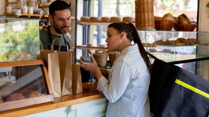 How to improve restaurant delivery offers with online order management systems