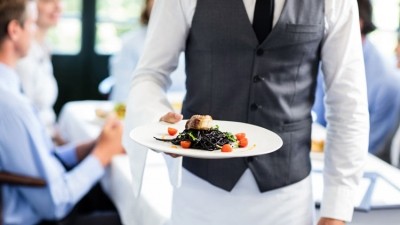 Restaurant job vacancies fall 11% in six months